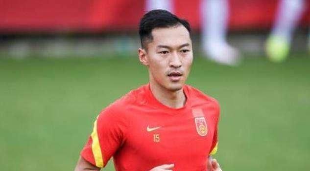 你也看见了，从进门开始我就没招过她，也没惹过她，一句话也不敢顶撞他，没想到，他竟然又让顾伟亮给我加了一年期限。